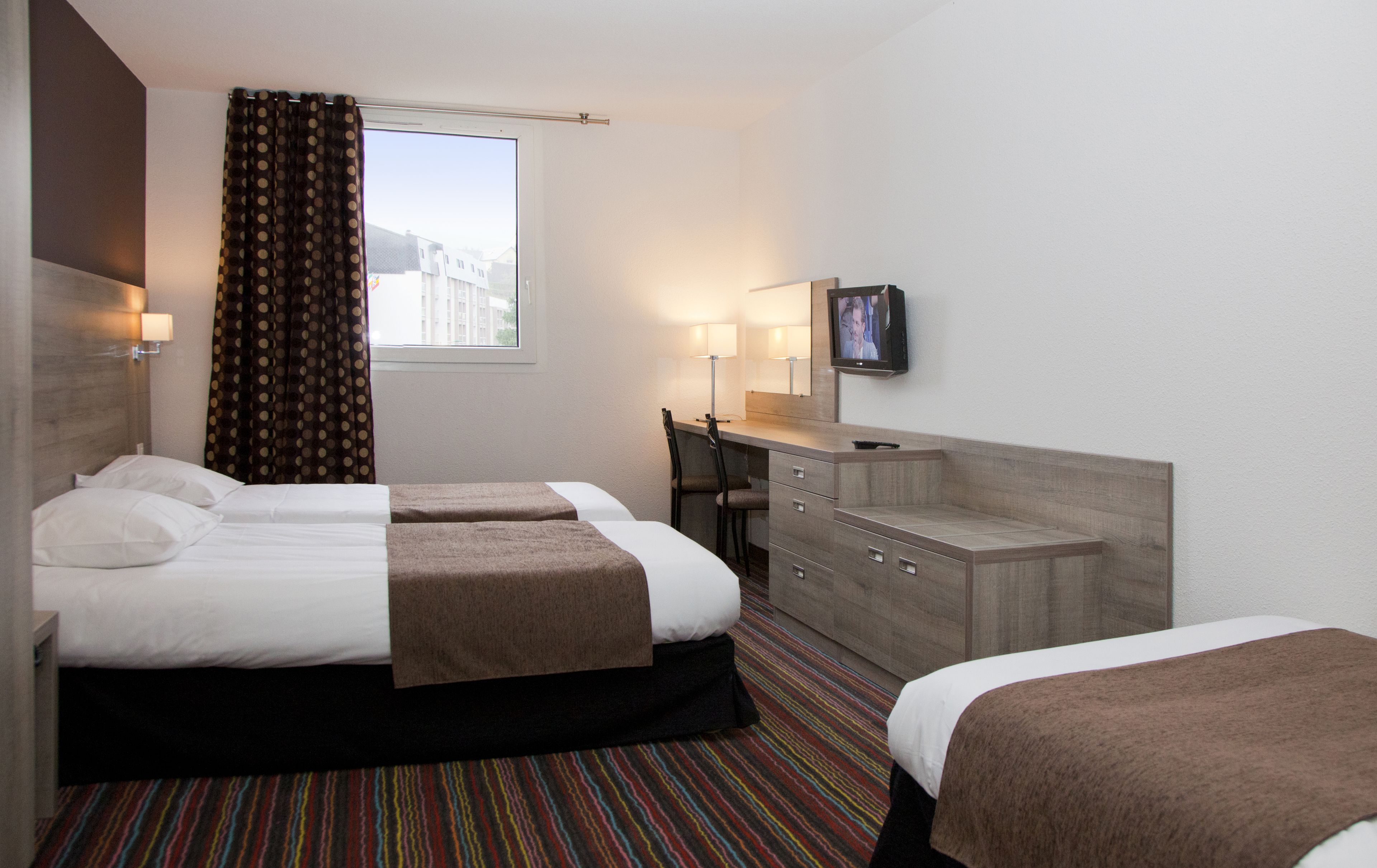 triple room | 1 bedroom, premium bedding, in-room safe, desk