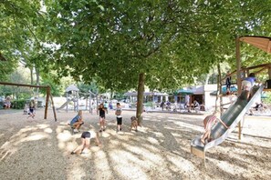 Children’s play area – outdoor