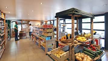 Snack bar
