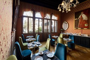 Café da manhã continental grátis todos os dias