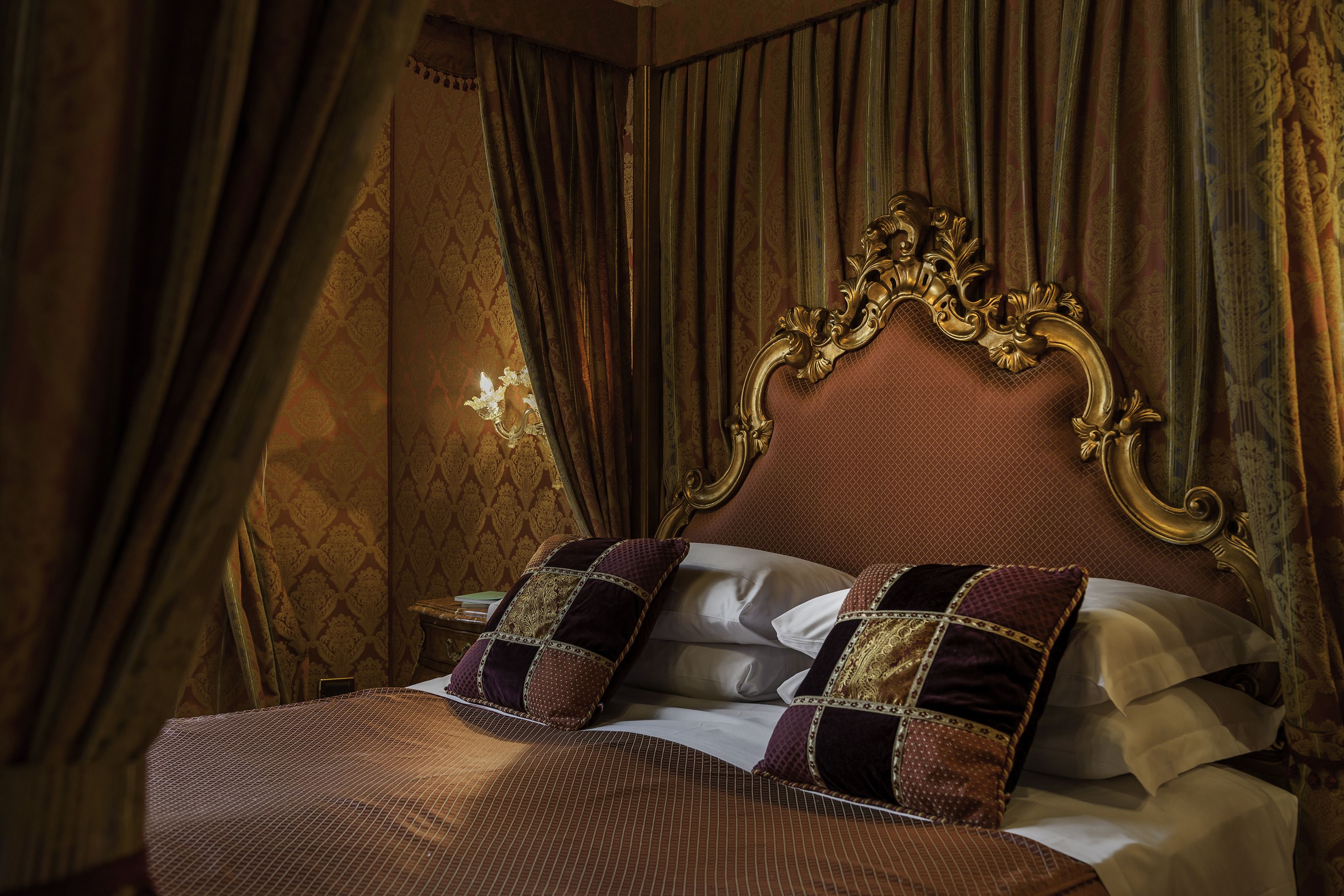 suite | 1 bedroom, select comfort beds, minibar, in-room safe