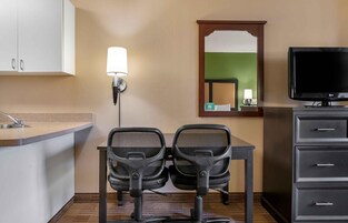 Desk, free WiFi, bed sheets