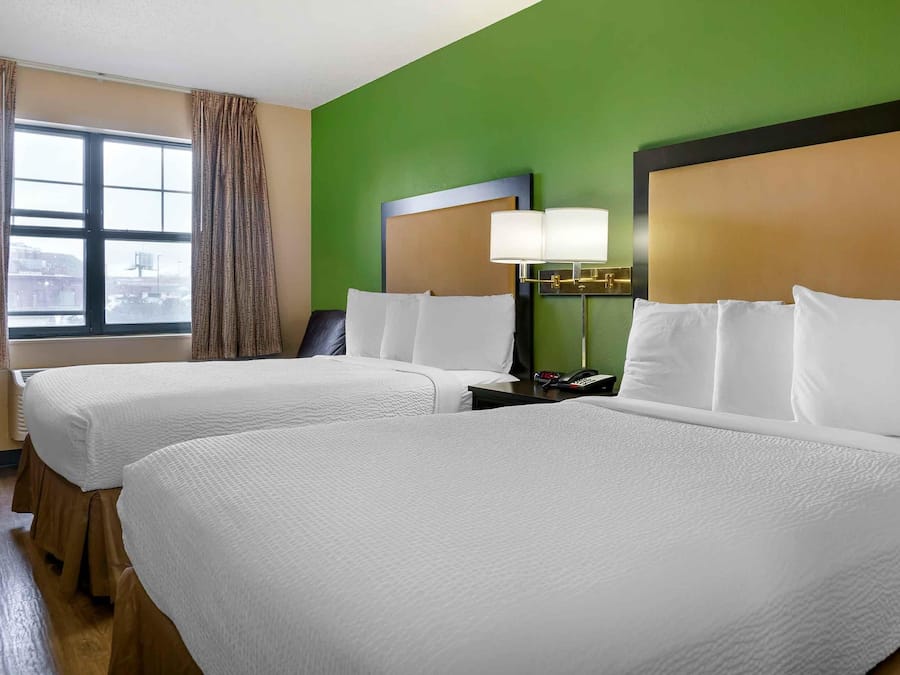 Estúdio, 2 camas de casal, para não fumantes | Escrivaninha, Wi-Fi de cortesia, roupa de cama