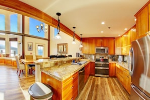 Chambre Double, 3 chambres, cuisine, vue baie | Cuisine privée | Micro-ondes, cafetière/bouilloire