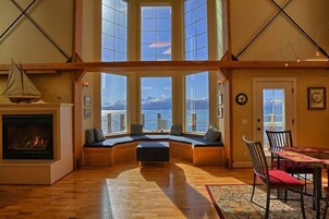 Condo, 3 Bedrooms, Kitchen, Bay View | Living area | 30-inch flat-screen TV with satellite channels