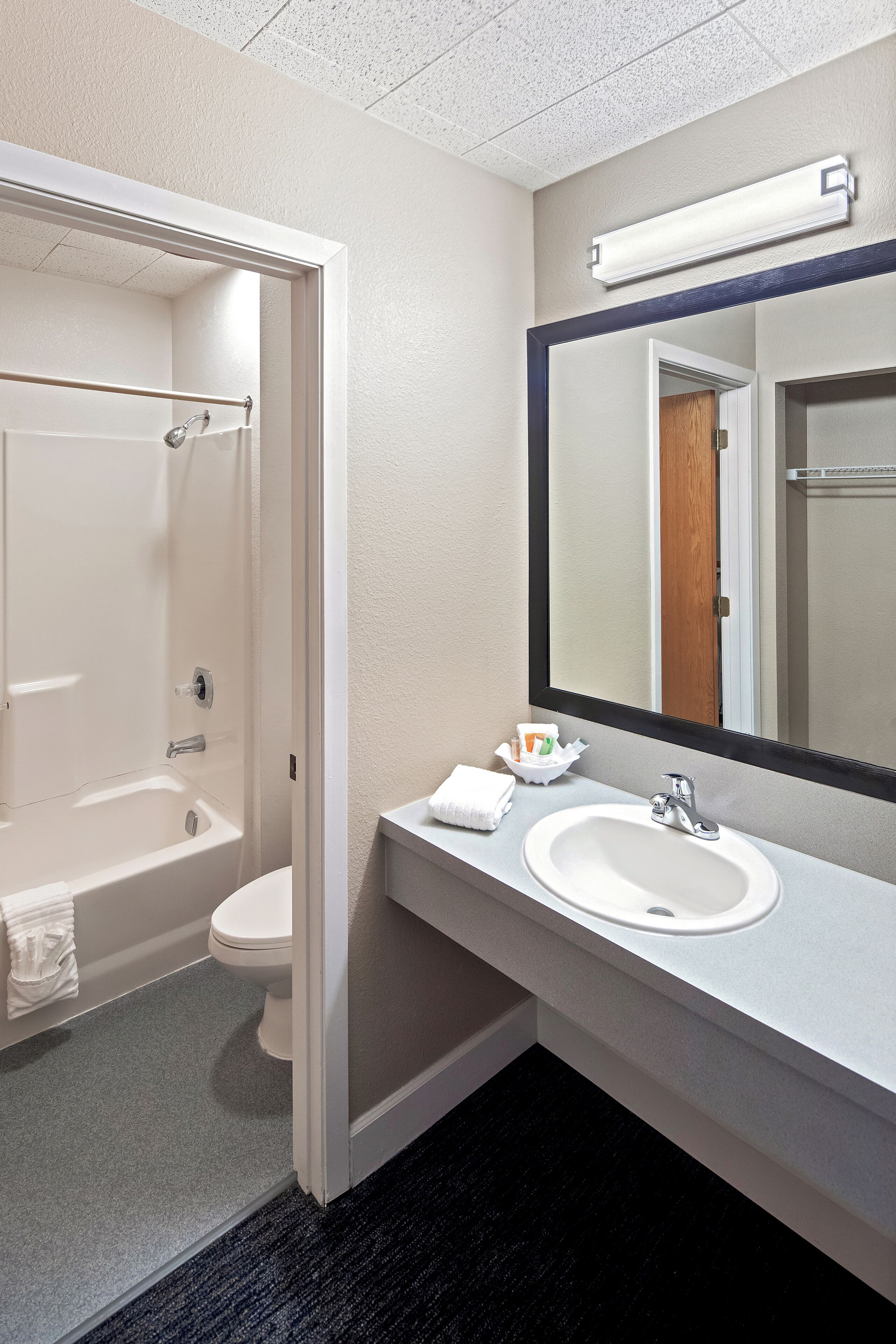 standard room, 2 double beds (midship city - no view available) | bathroom | free toiletries, hair dryer, towels