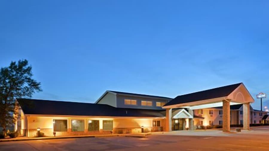 AmericInn by Wyndham Manitowoc