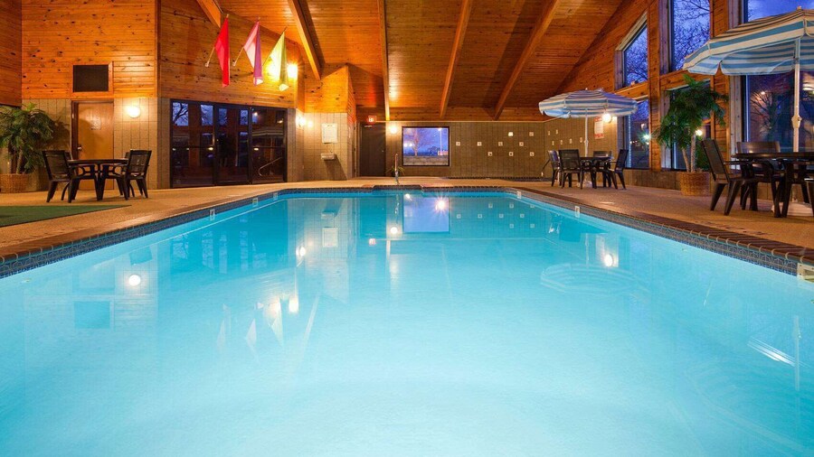 AmericInn by Wyndham Manitowoc