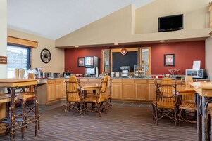 Free daily buffet breakfast