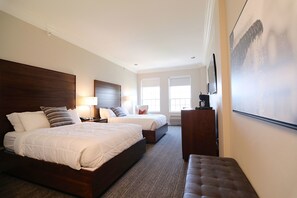 Desk, laptop workspace, iron/ironing board, free WiFi