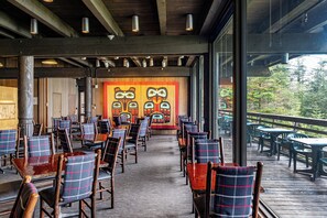 Restaurant - Glacier Bay Lodge (Gustavus)
