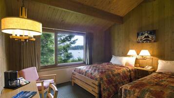 1 bedroom, desk, bed sheets