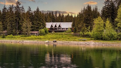 グレイシャー ベイ ロッジ