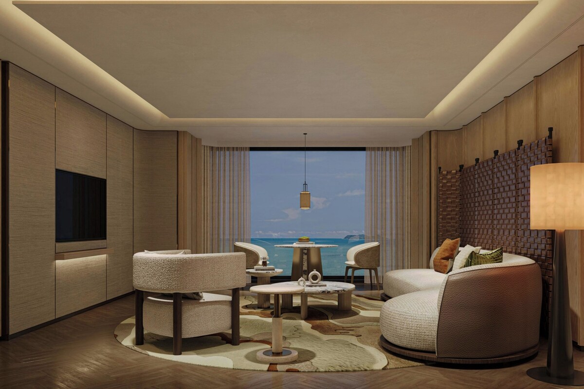 Executive Suite, 1 Bedroom | Premium bedding, minibar, in-room safe, desk