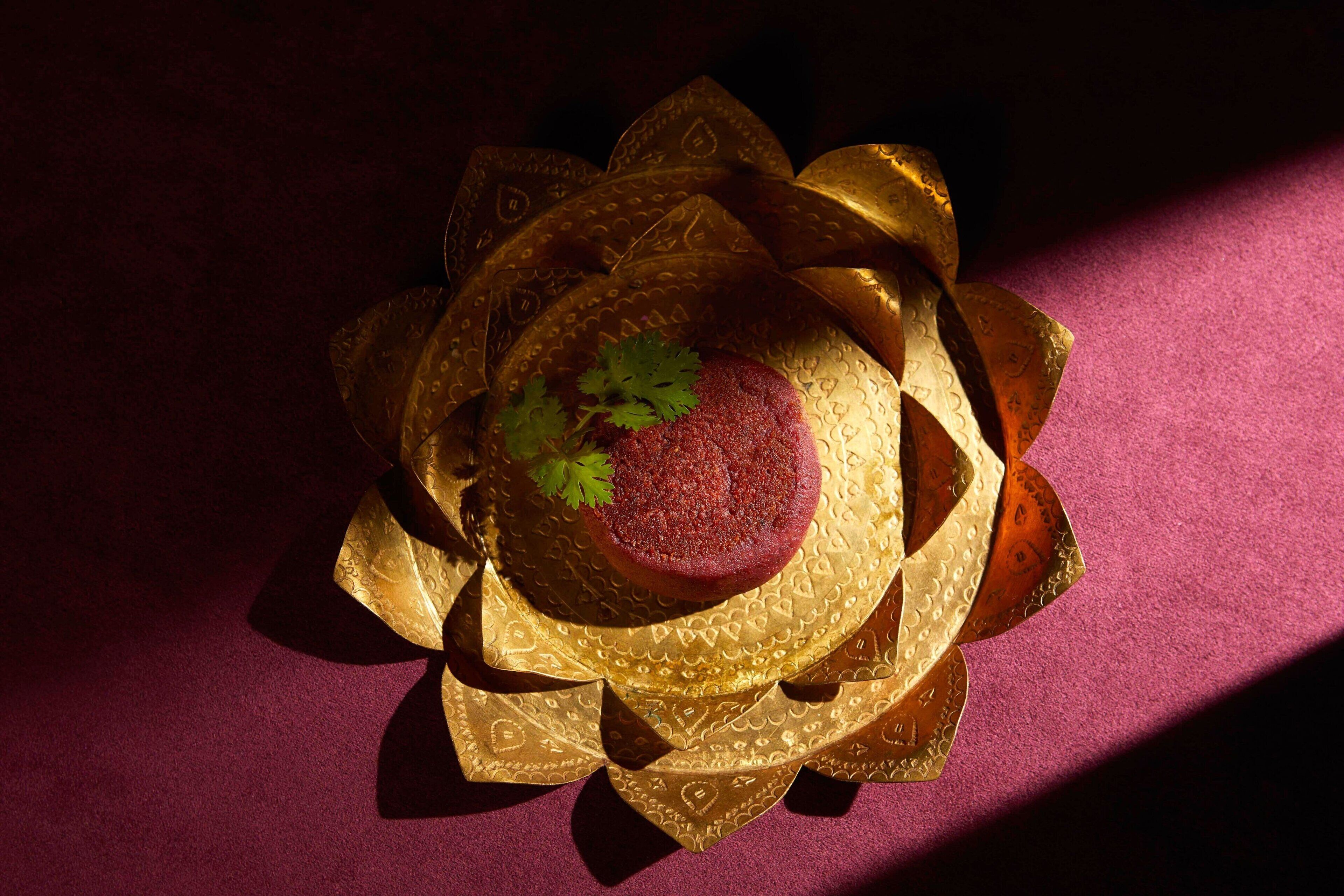 4 restaurants, breakfast, lunch served; local and international cuisine