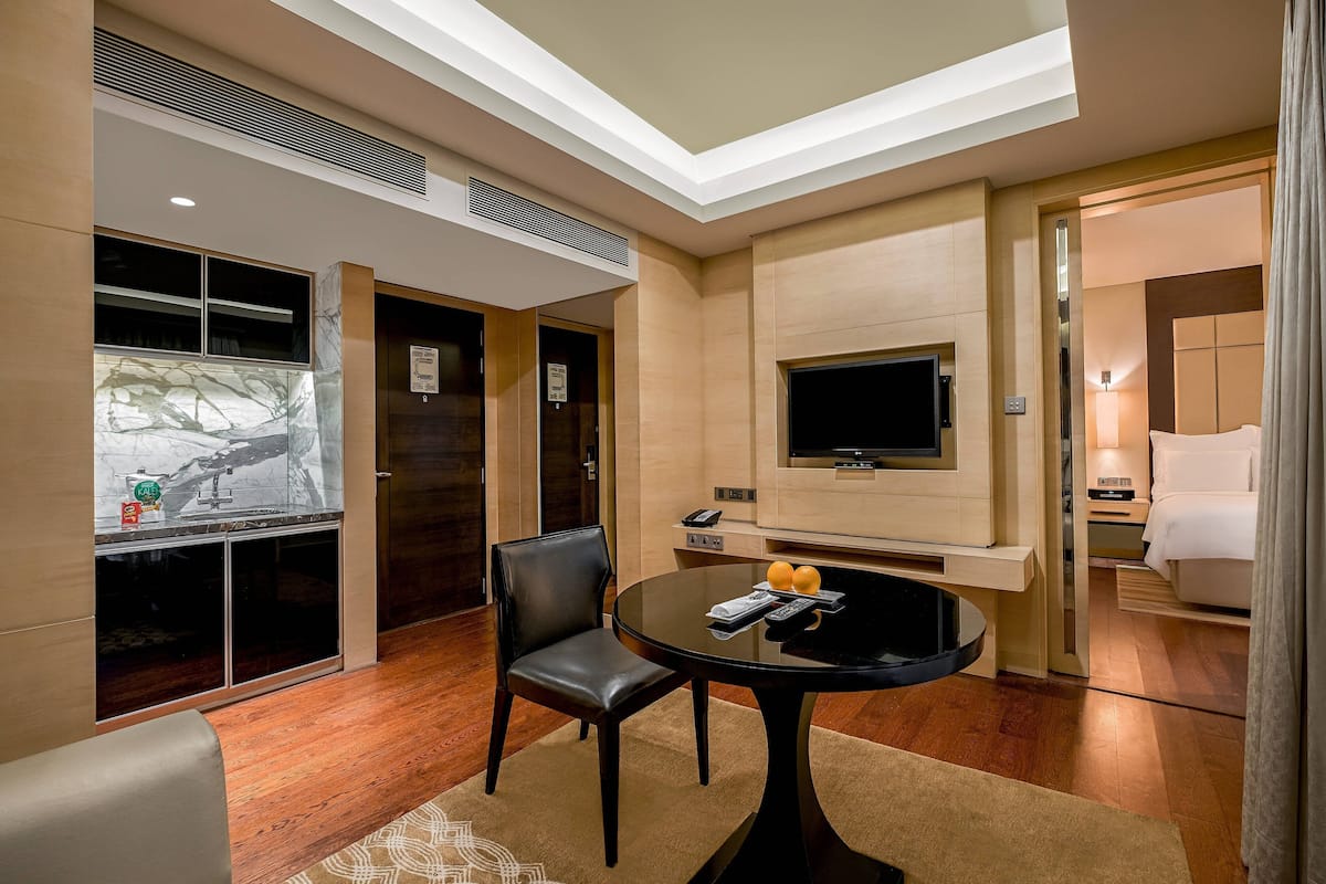Apartment, 1 Bedroom, Non Smoking | Premium bedding, down comforters, minibar, in-room safe