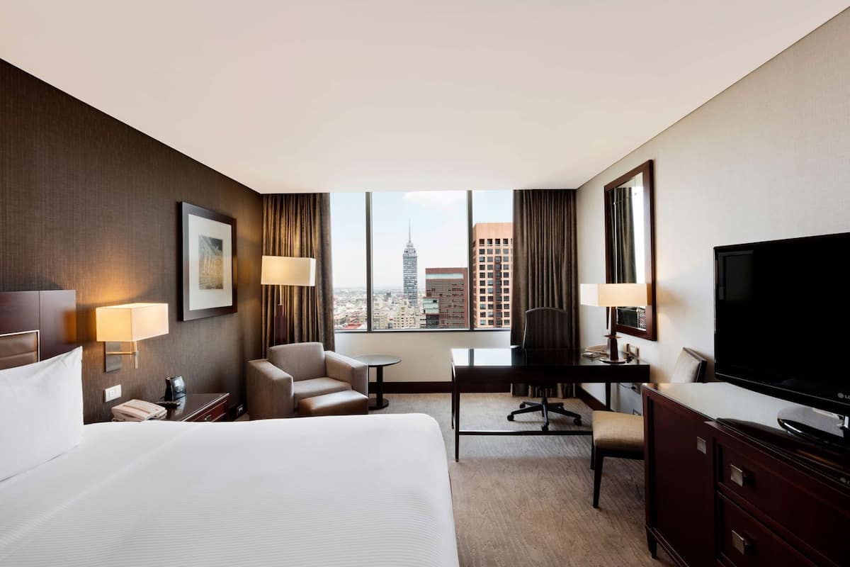 1 bedroom, hypo-allergenic bedding, minibar, in-room safe