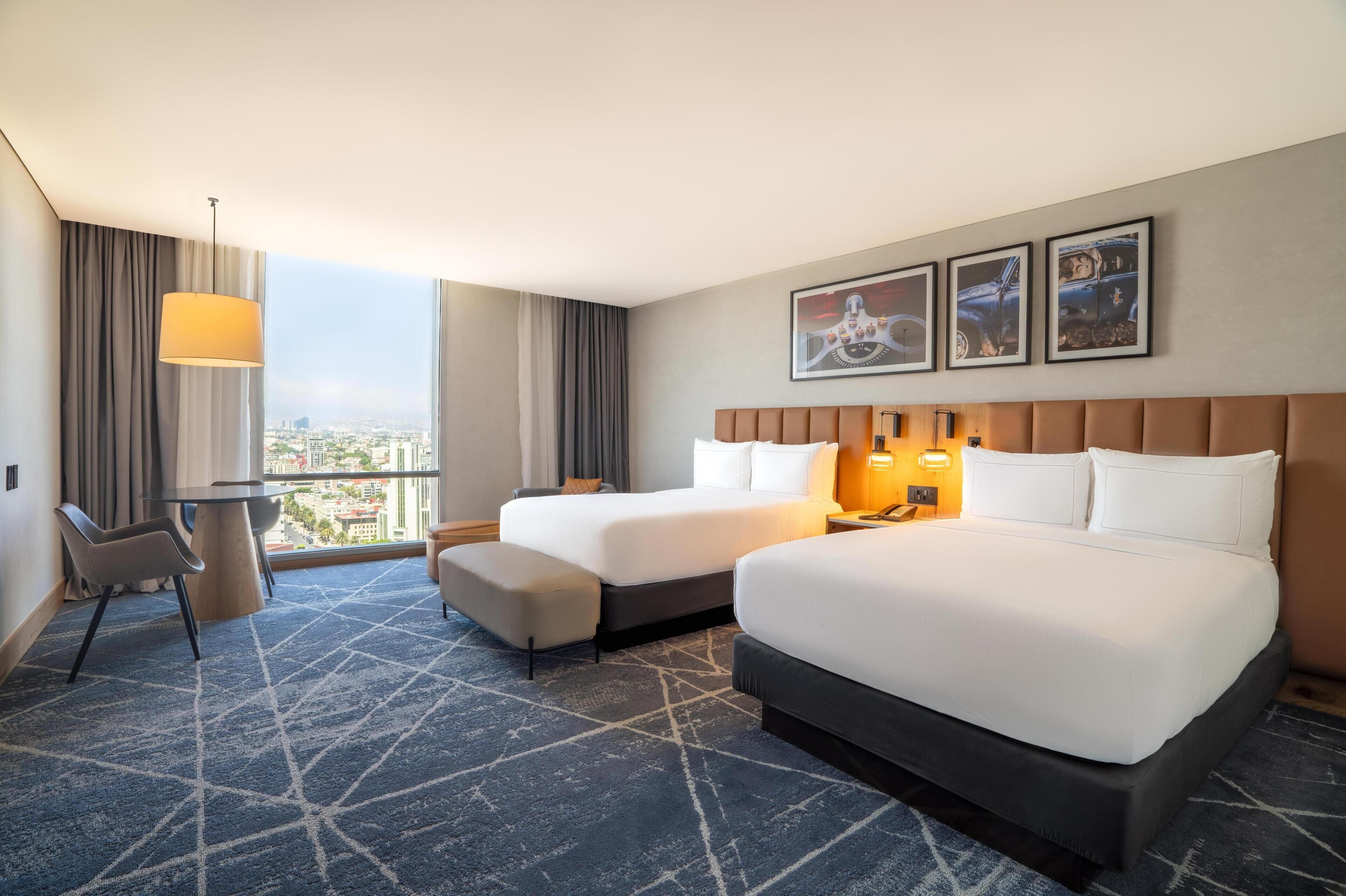 Signature 2 Double Beds | 1 多间卧室、防过敏的 被褥、迷你吧、客房内保险箱