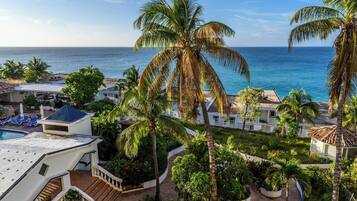 Deluxe Studio Suite, Ocean View | Balcony view