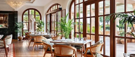 3 restaurants, breakfast, lunch, dinner served; Mediterranean cuisine