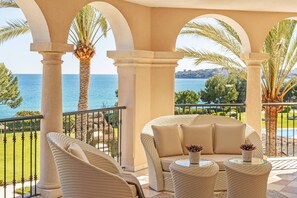Suite, 1 chambre, terrasse | Vue de la chambre