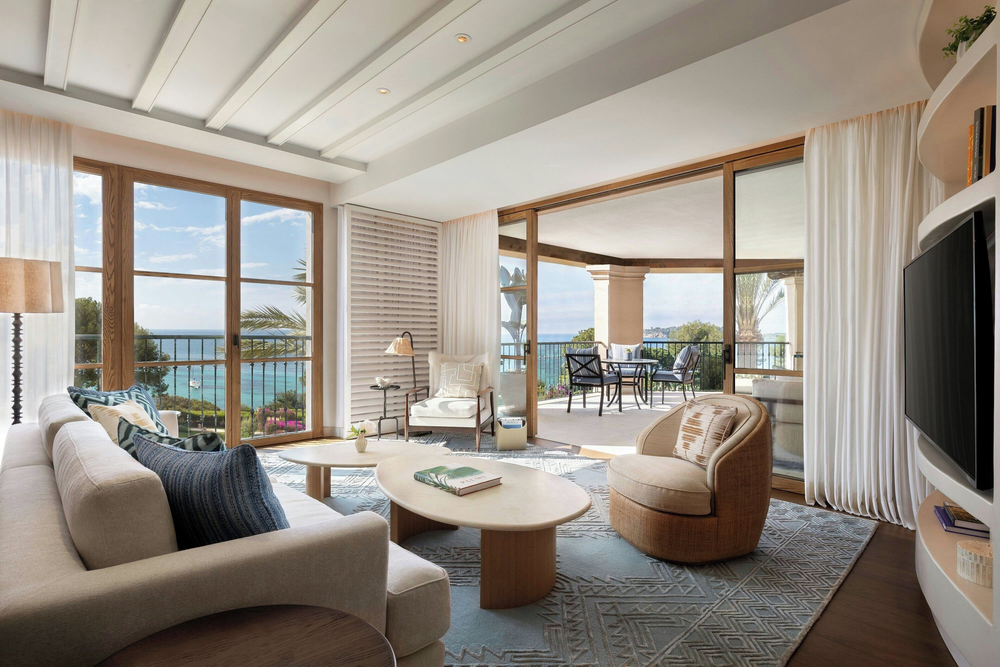 Televisión de pantalla plana, reproductor de DVD, estación para iPod