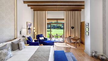 Junior suite, 1 kingsize bed, niet-roken | 1 slaapkamer, hypoallergeen beddengoed, donzen dekbedden, een minibar