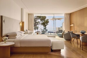 Sea View Junior Suite | Premium bedding, down comforters, free minibar items, in-room safe