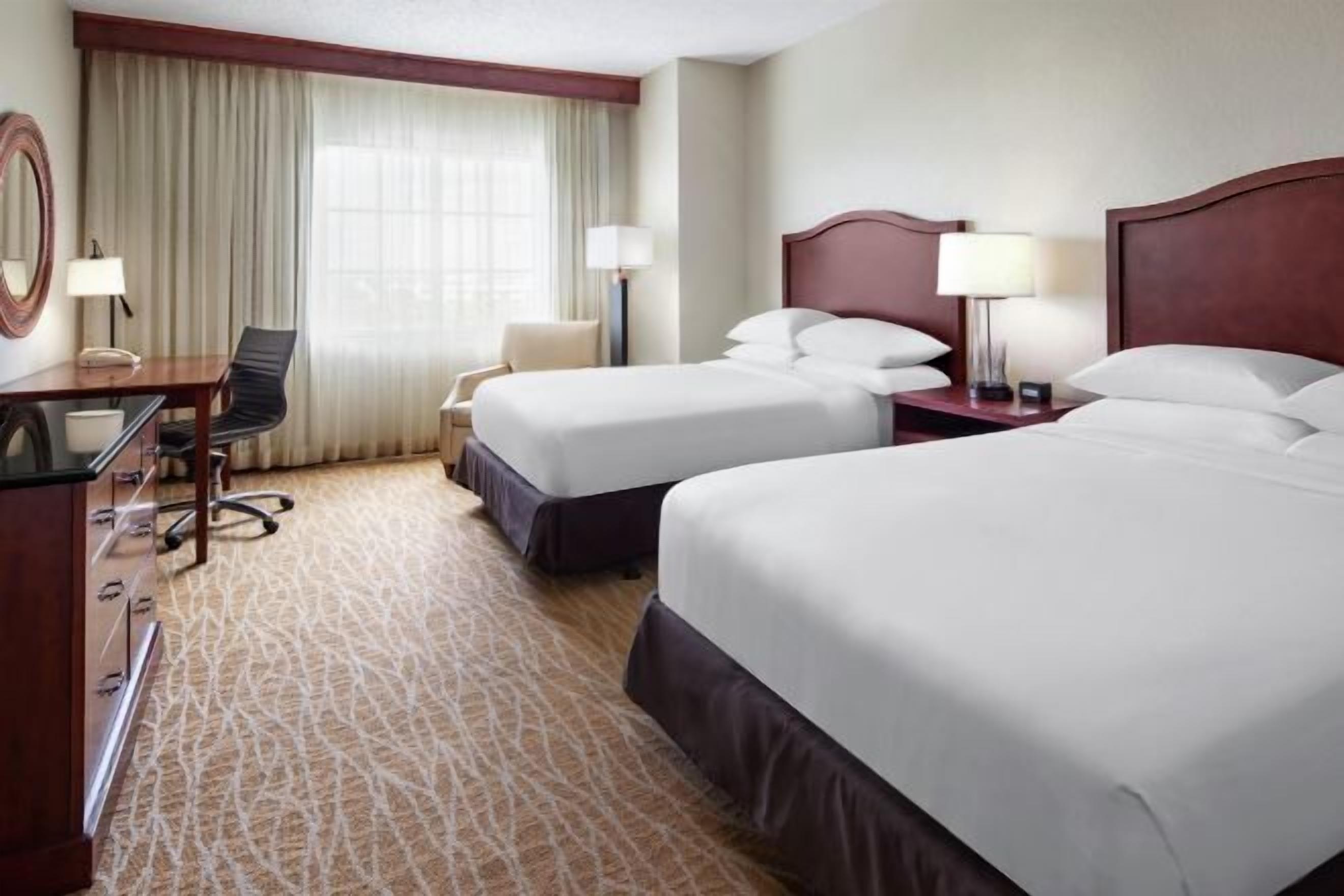 Premium bedding, in-room safe, desk, laptop workspace