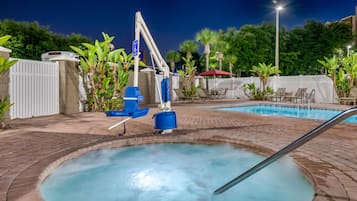 Outdoor pool, open 8:00 AM to 10:00 PM, sun loungers