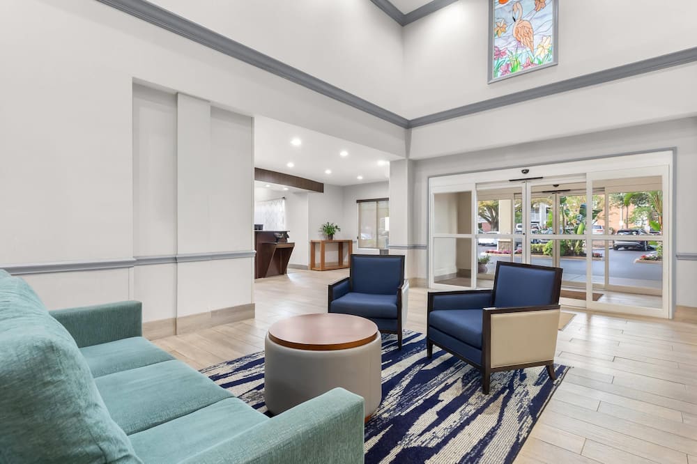 Comfort Suites Near Universal Orlando Resort