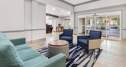 Comfort Suites Near Universal Orlando Resort