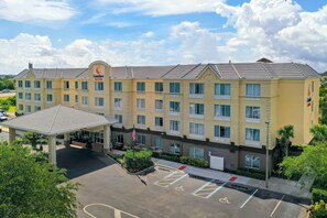 Exterior - Comfort Suites Near Universal Orlando Resort (Orlando)