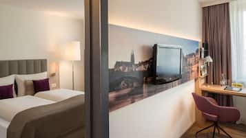 1 bedroom, premium bedding, pillowtop beds, in-room safe