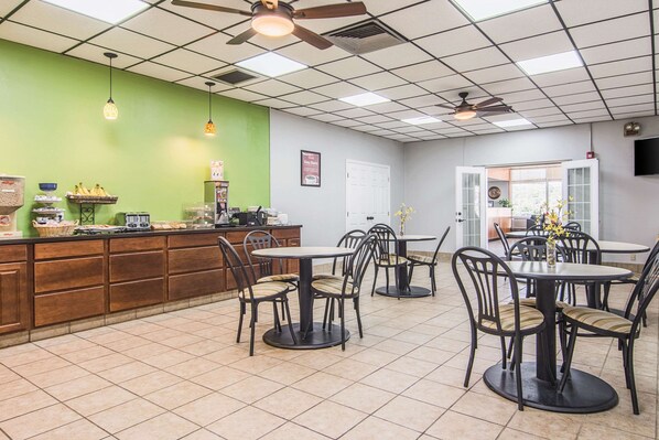 Free continental breakfast
