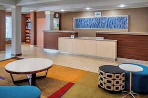 Lobby lounge - Fairfield Inn & Suites by Marriott Dover (Dover)