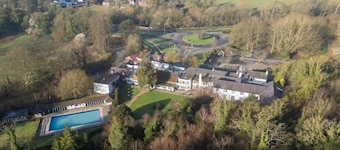 Sunday Box Hill Burford Bridge Hotel