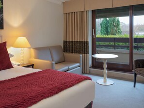 Superior Room, 1 Double Bed | In-room safe, desk, iron/ironing board, free cribs/infant beds