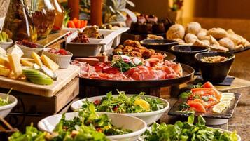Desayuno inglés diario (GBP 17.5 por persona)