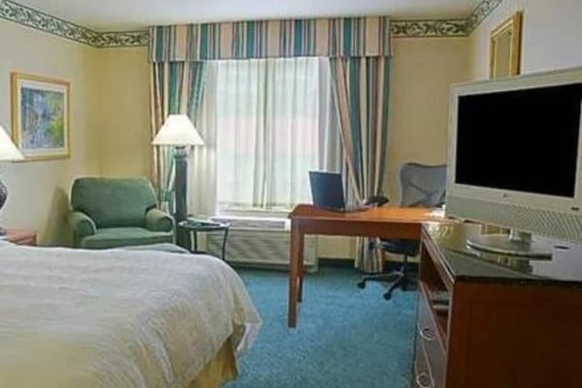 In-room safe, desk, laptop workspace, blackout drapes