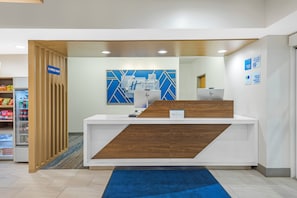 Exterior - Holiday Inn Express Hotel & Suites Charlotte by IHG (Charlotte)
