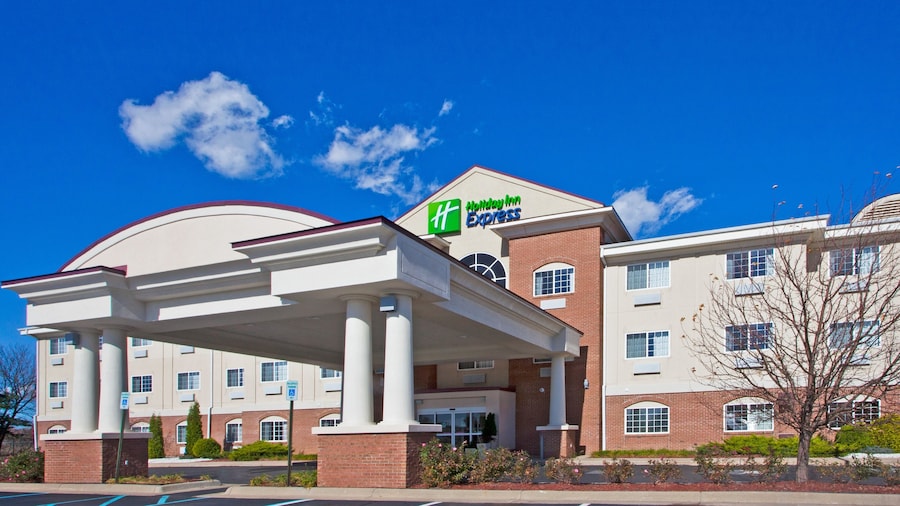 Holiday Inn Express Hotel & Suites Charlotte by IHG