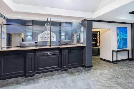 Lobby. Wingate by Wyndham Houston Bush Intercontinental Airport