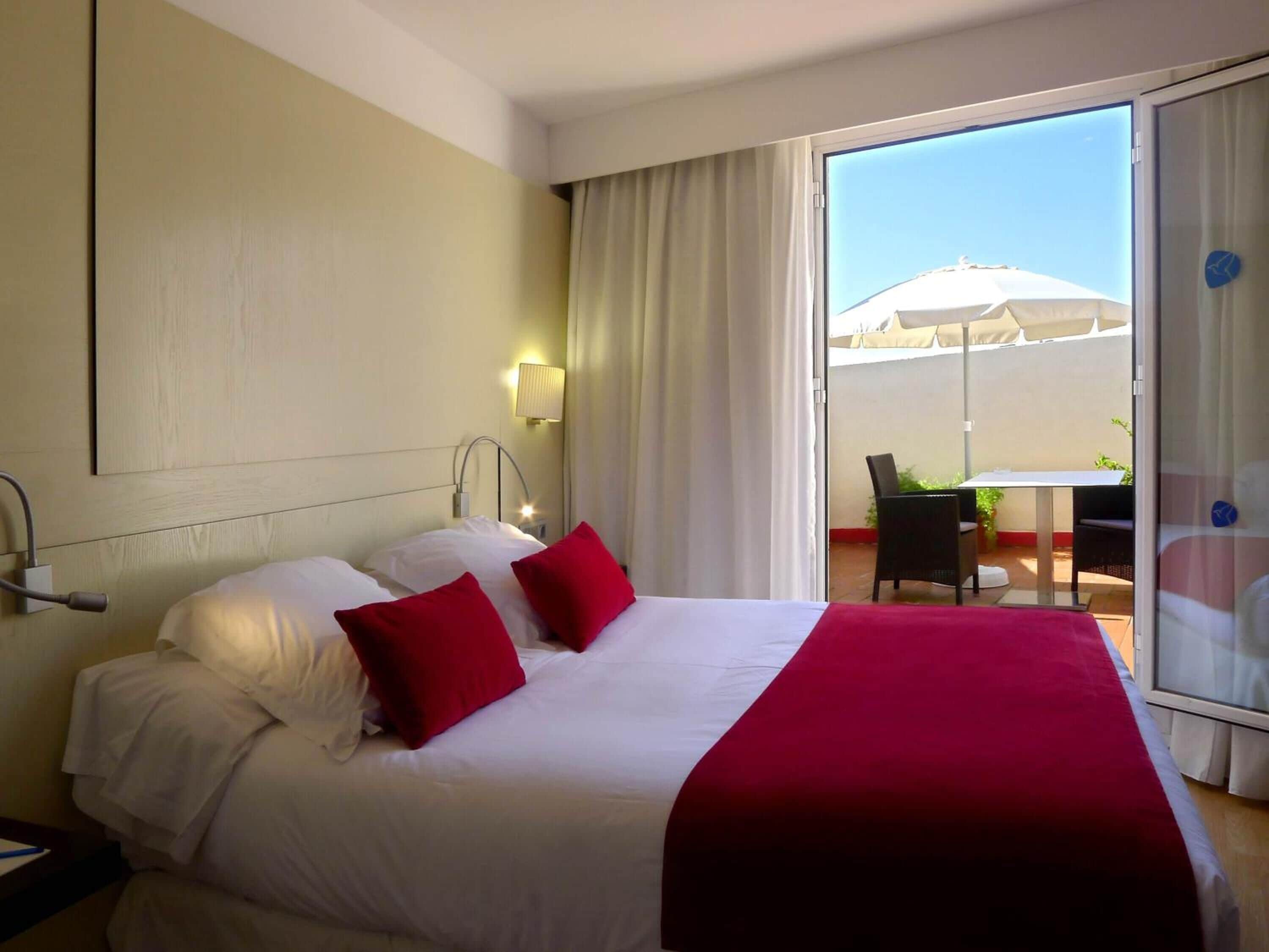 minibar, in-room safe, desk, blackout curtains