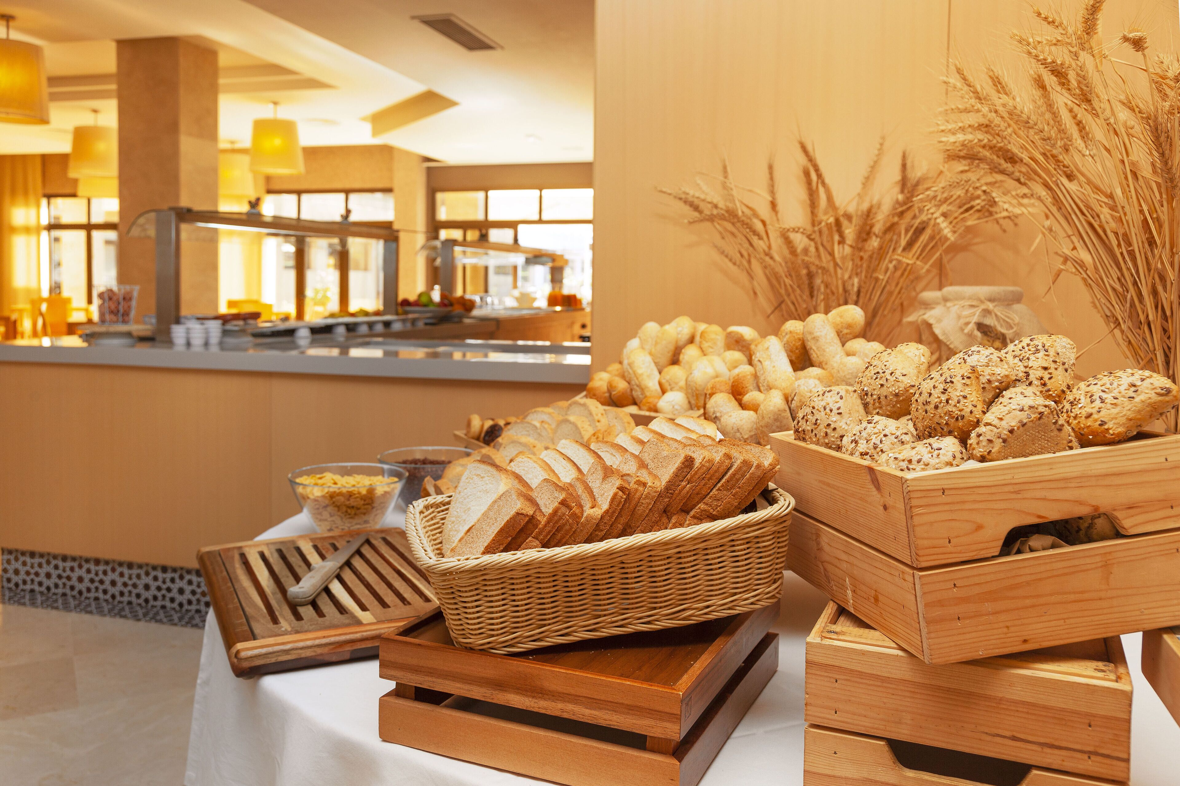 daily continental breakfast (eur 13 per person)