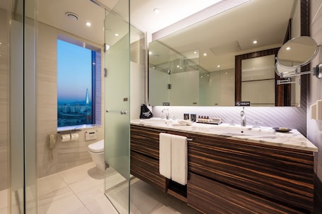 3 Bedroom Premier, 3 Bedrooms | Bathroom. Oakwood Premier Coex Center