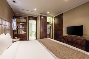 3 Bedroom Superior, 3 Bedrooms | Down duvets, in-room safe, desk, iron/ironing board - Oakwood Premier Coex Center (Seoul)