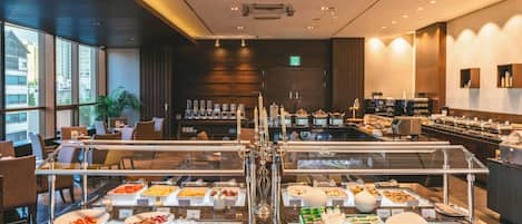 Se sirven desayunos, comidas y cenas