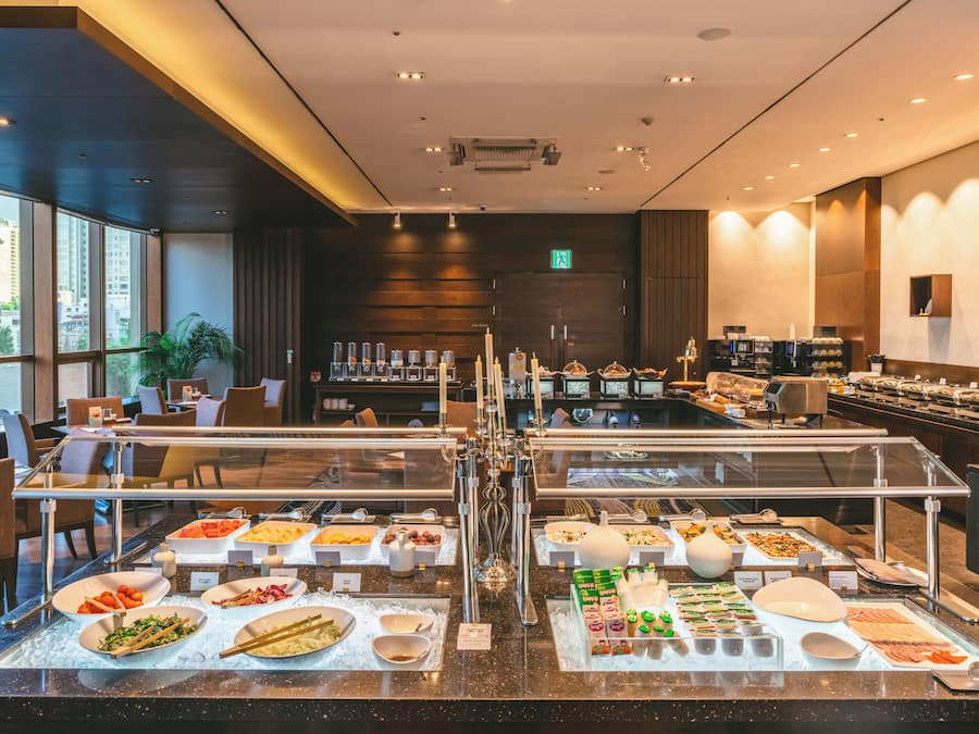 Frokost, lunsj og middag serveres