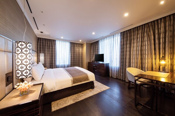 3 Bedroom Premier, 3 Bedrooms | 1 bedroom, down comforters, in-room safe, desk